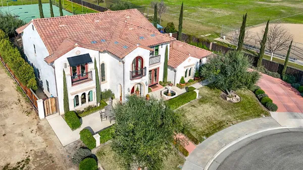 $1,852,700 | 2564 East Sarazen Avenue, Fresno, CA 93730