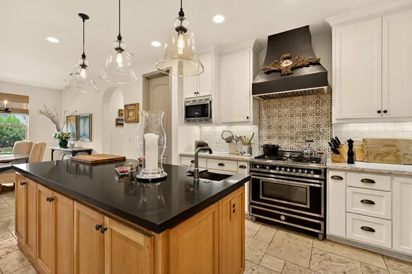 $1,852,700 | 2564 East Sarazen Avenue, Fresno, CA 93730
