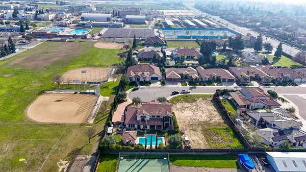 $1,852,700 | 2564 East Sarazen Avenue, Fresno, CA 93730