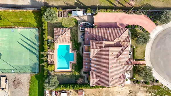 $1,852,700 | 2564 East Sarazen Avenue, Fresno, CA 93730