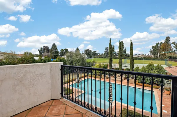 $1,852,700 | 2564 East Sarazen Avenue, Fresno, CA 93730