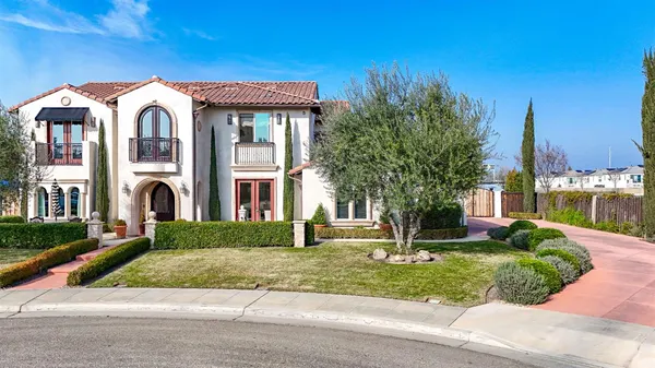 $1,852,700 | 2564 East Sarazen Avenue, Fresno, CA 93730