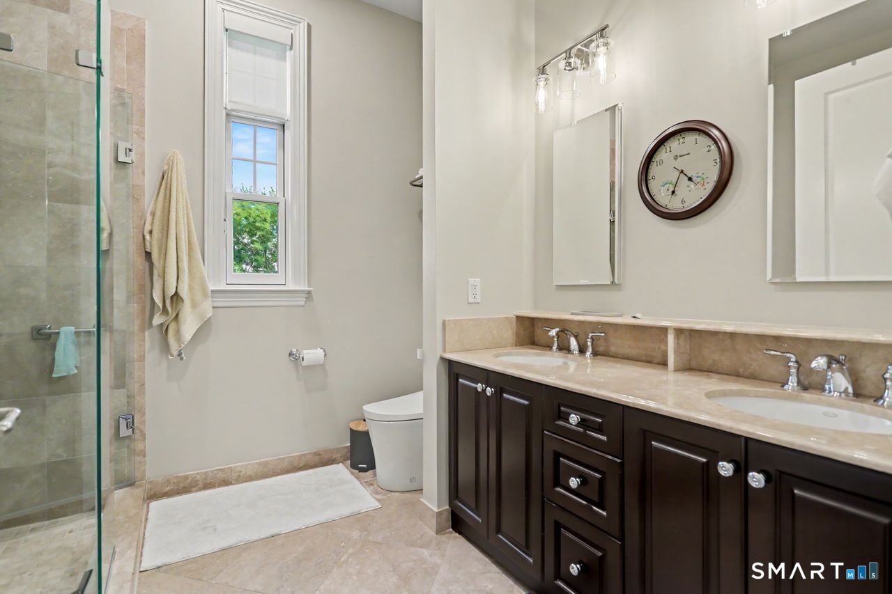 100 Stone Ridge Way, Unit 2G Fairfield, CT 06824 - Photo 21 of 36 Gallery Image 21