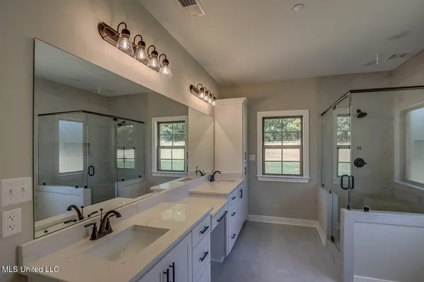 $569,900 | 1528 Tributary Drive, Hernando, MS 38632