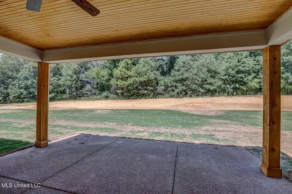 $569,900 | 1528 Tributary Drive, Hernando, MS 38632