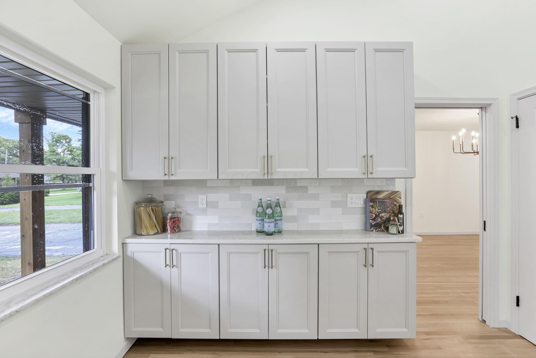 1285 Kingsgate Road Columbus, OH 43221 - Photo 12 of 50 Plenty of cabinetry in this kitchen!