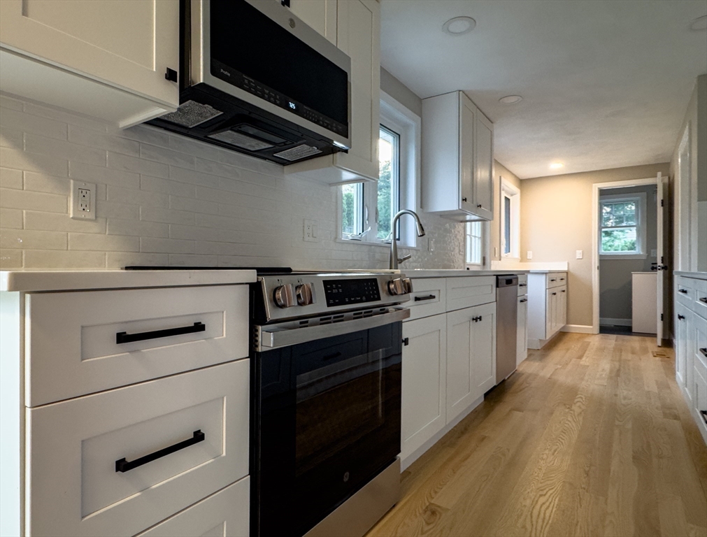 25 Diane Road Peabody, MA 01960 - Photo 8 of 42 Gallery Image 8