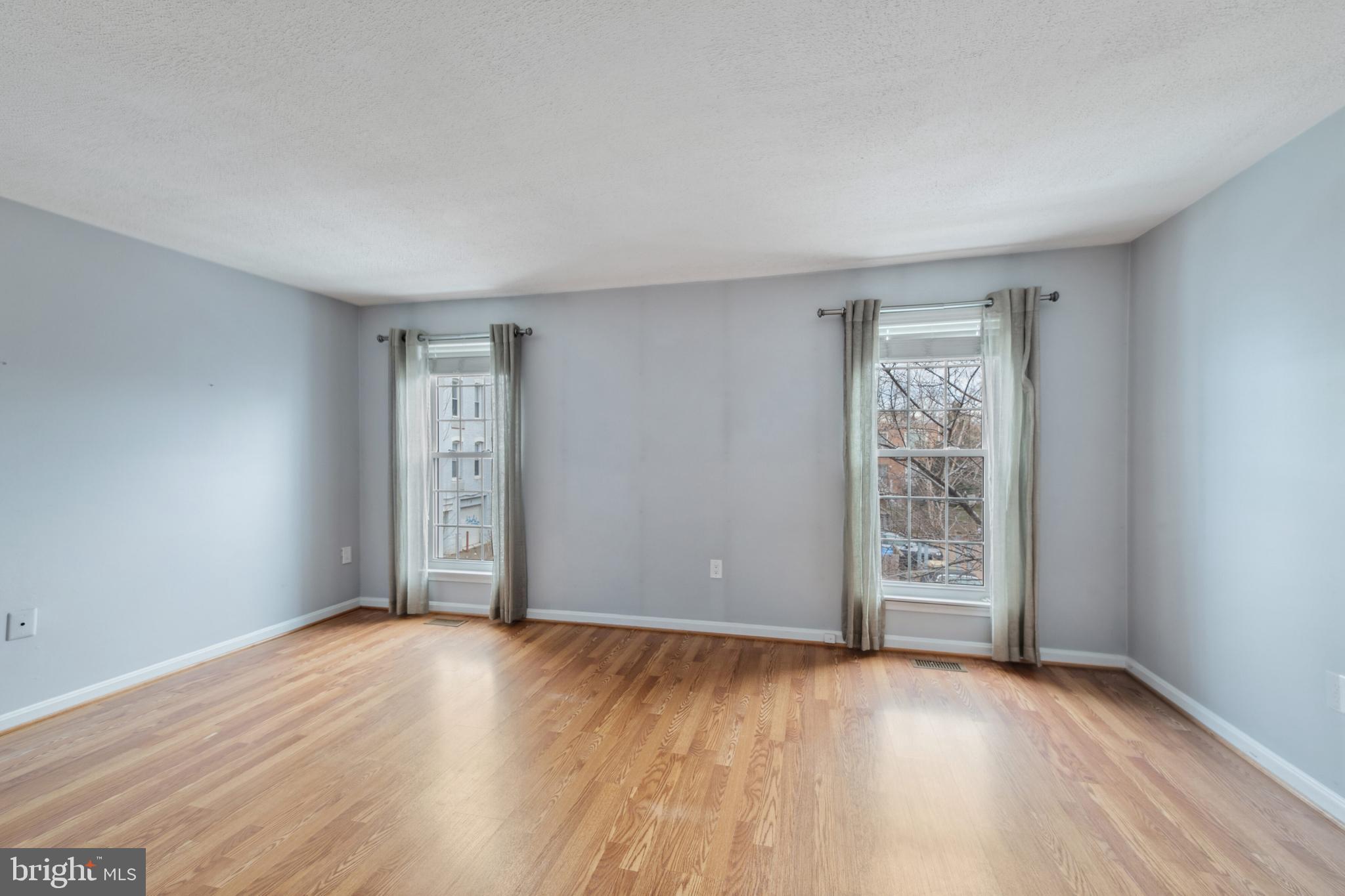 1123 Harvard Street Northwest, Unit R Washington, DC 20009 - Photo 8 of 23 Gallery Image 8