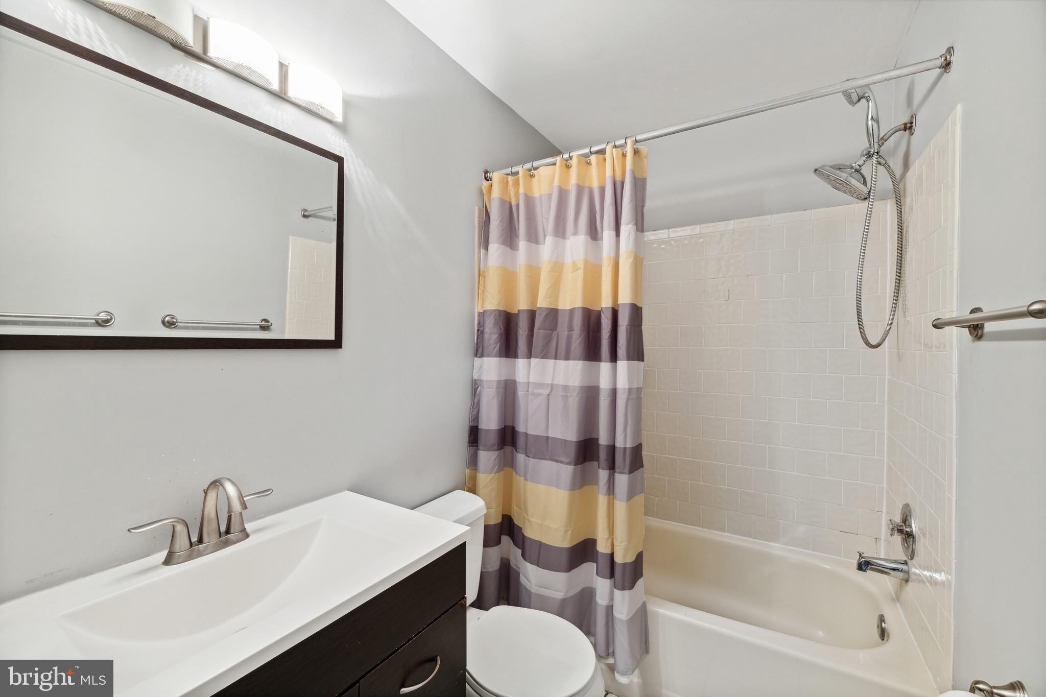 1123 Harvard Street Northwest, Unit R Washington, DC 20009 - Photo 10 of 23 Gallery Image 10
