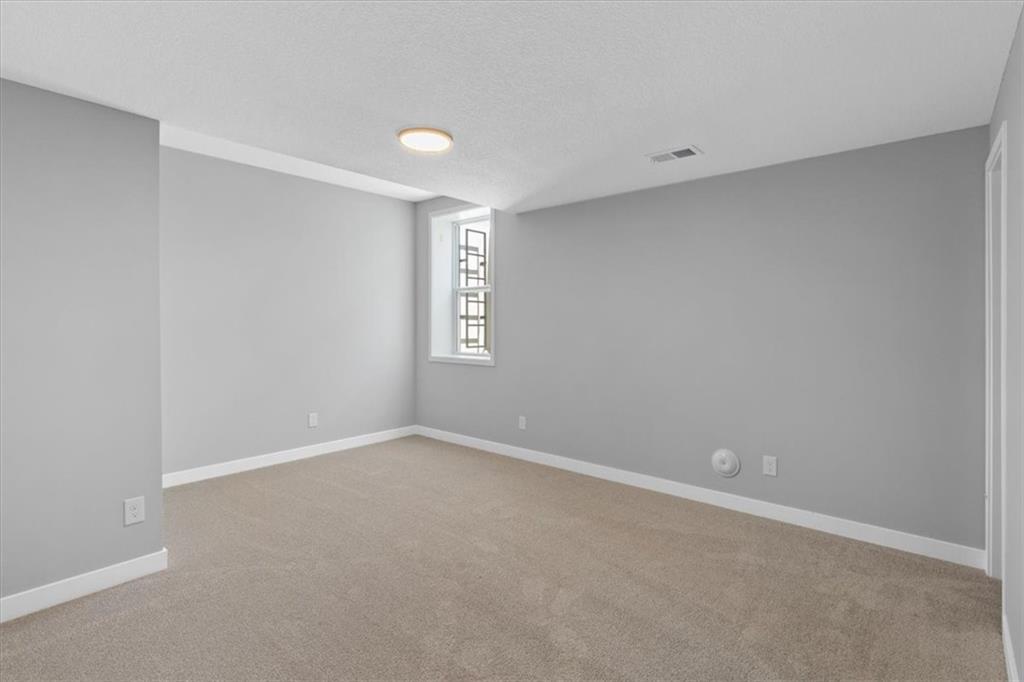 25029 West 94th Terrace Lenexa, KS 66227 - Photo 15 of 42