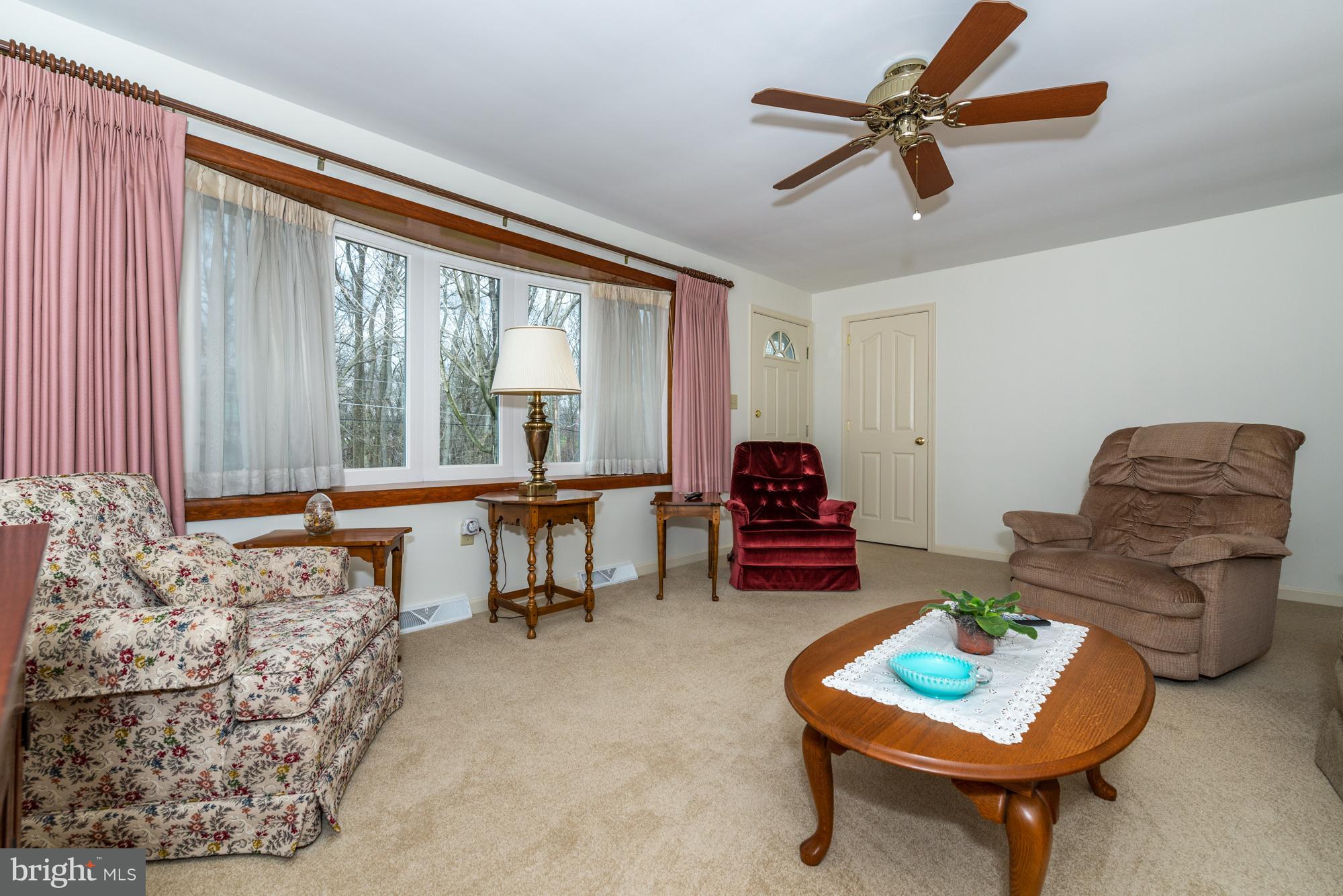 21 Elser Hill Road Lititz, PA 17543 - Photo 4 of 23 Living Room