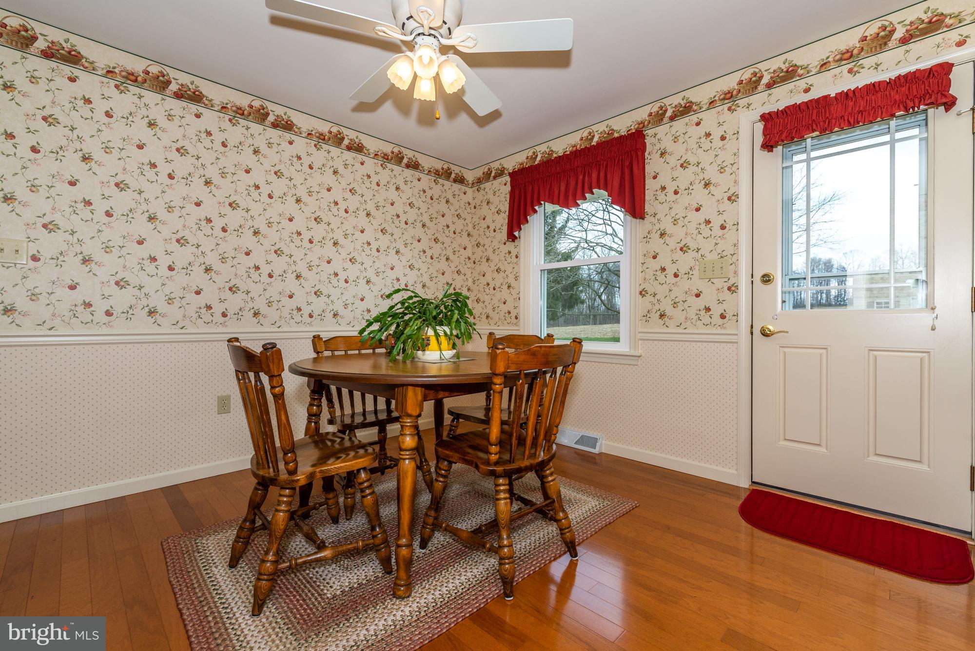 21 Elser Hill Road Lititz, PA 17543 - Photo 6 of 23 Dining Area