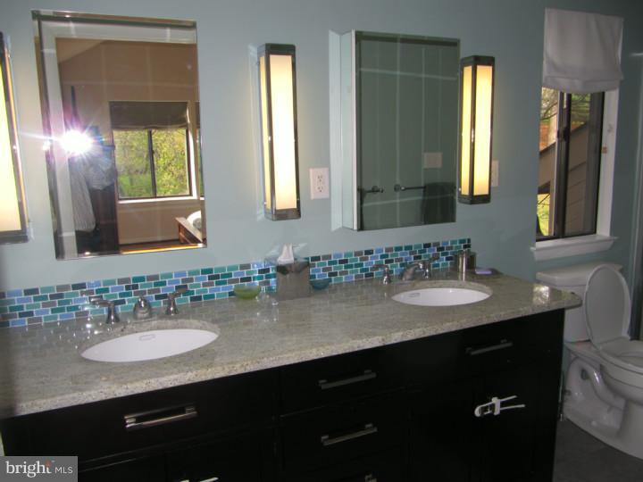 689 North Valley Road Paoli, PA 19301 - Photo 11 of 18 Bathroom