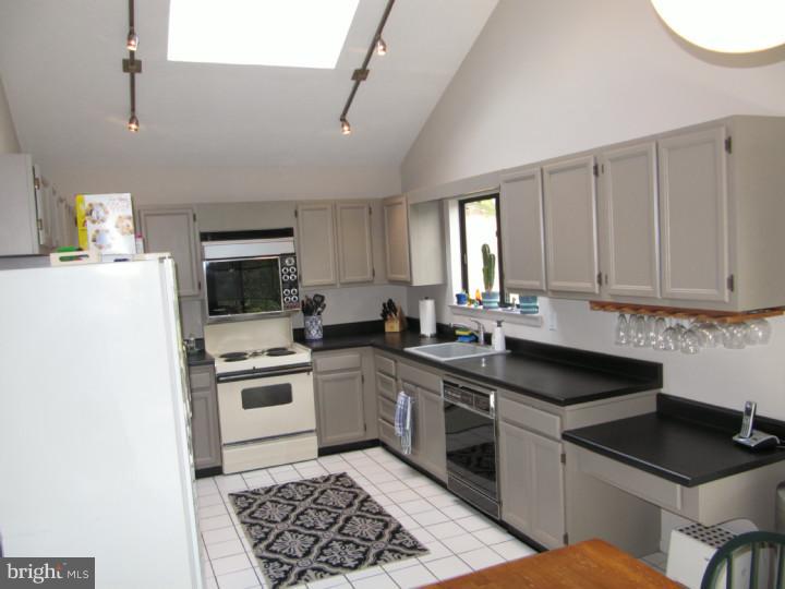 689 North Valley Road Paoli, PA 19301 - Photo 5 of 18 Kitchen