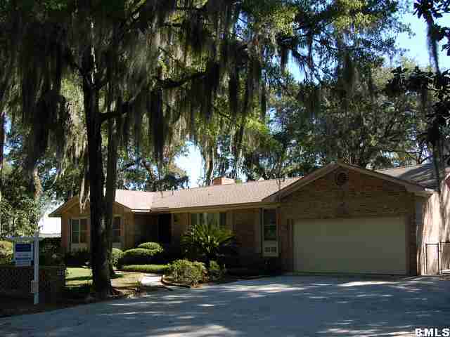 2215 Pigeon Point Road Beaufort, SC 29902 - Photo 1 of 25 Primary Photo