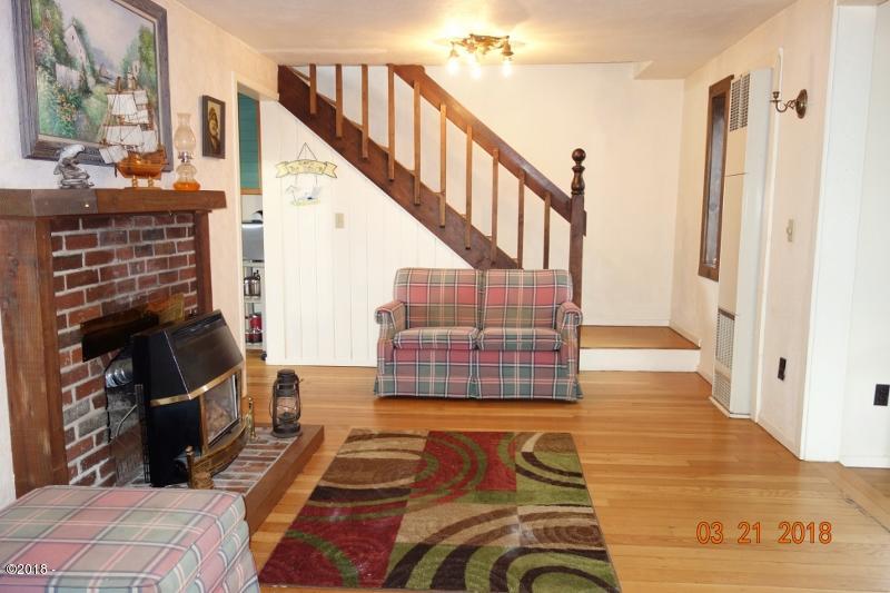 25 Southwest Briscoe Street Depoe Bay, OR 97341 - Photo 10 of 31 Tracy 015 (800x533)