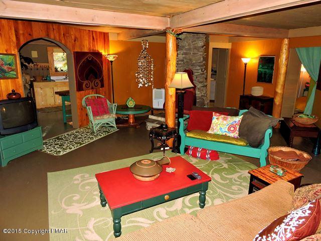 498 Grange Road Mount Pocono, PA 18344 - Photo 13 of 39 Living Room