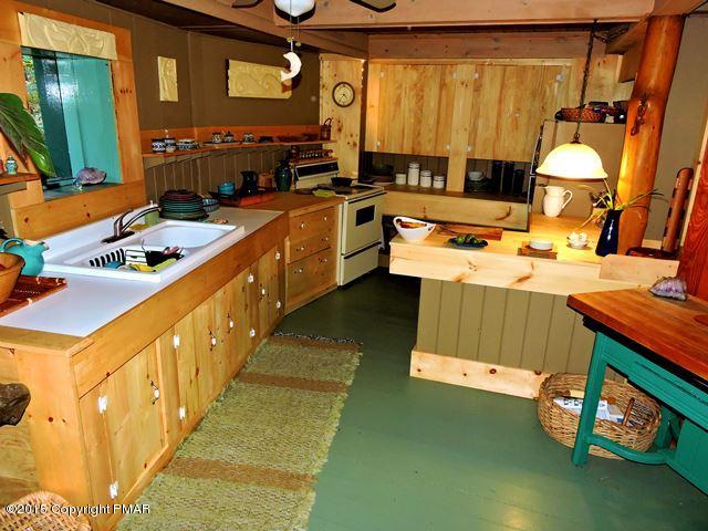 498 Grange Road Mount Pocono, PA 18344 - Photo 6 of 39 Kitchen