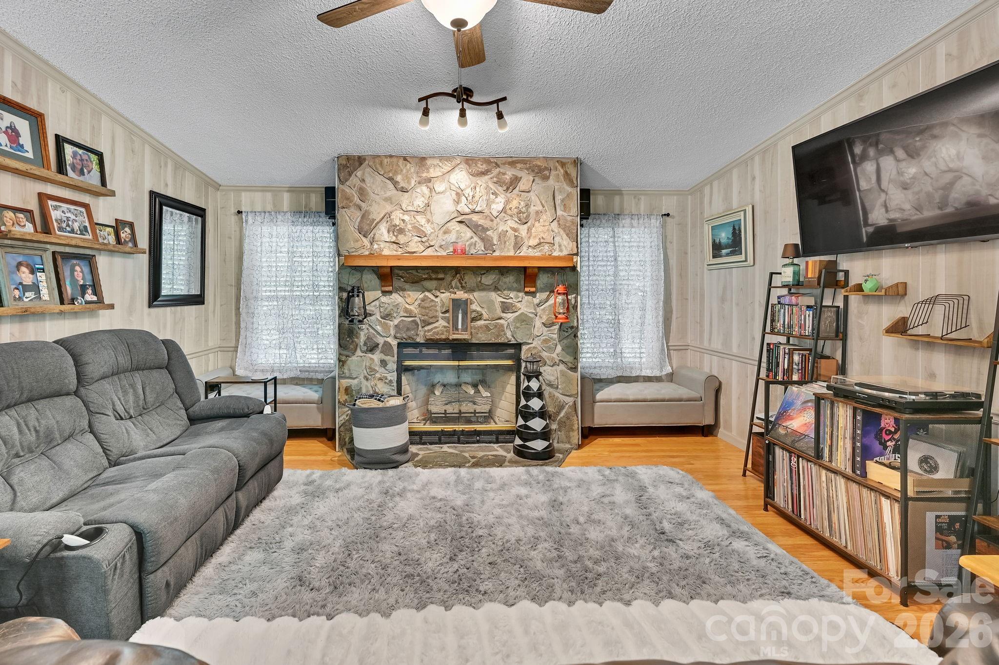 560 Morgan Branch Road Marshall, NC 28753 - Photo 4 of 30