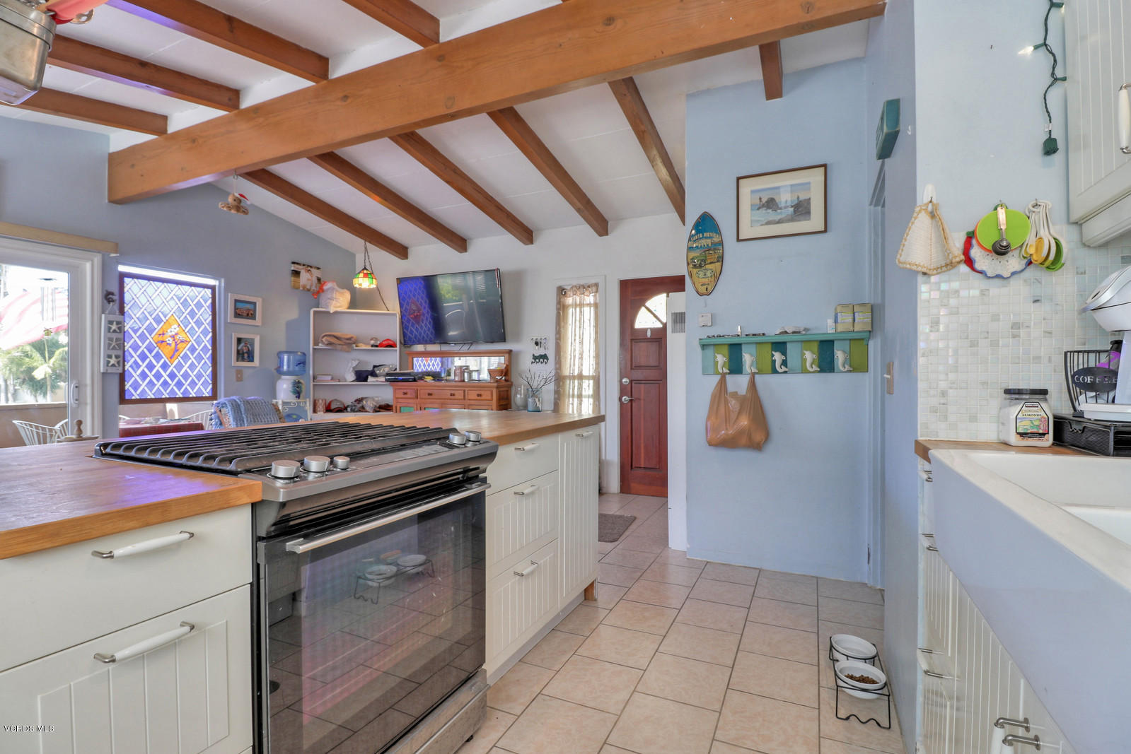 4854 Sandyland Road Carpinteria, CA 93013 - Photo 35 of 52 36_F84854_Sandyland_Rd40_mls
