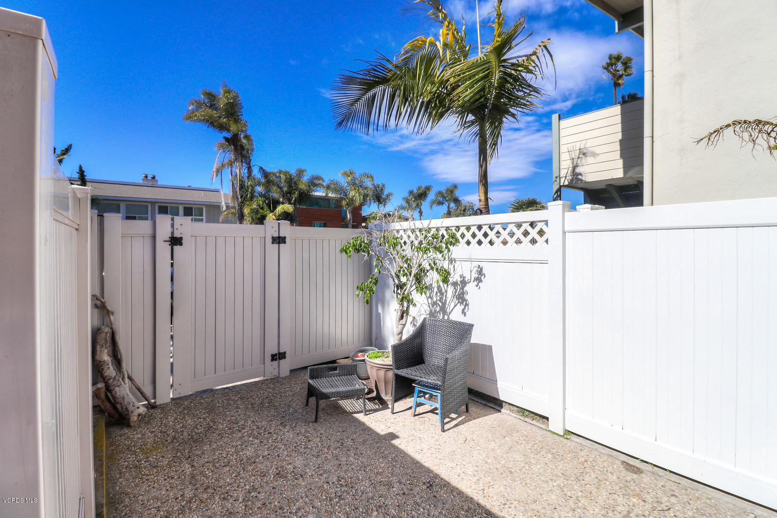 4854 Sandyland Road Carpinteria, CA 93013 - Photo 7 of 52 08_F84854_Sandyland_Rd8_mls