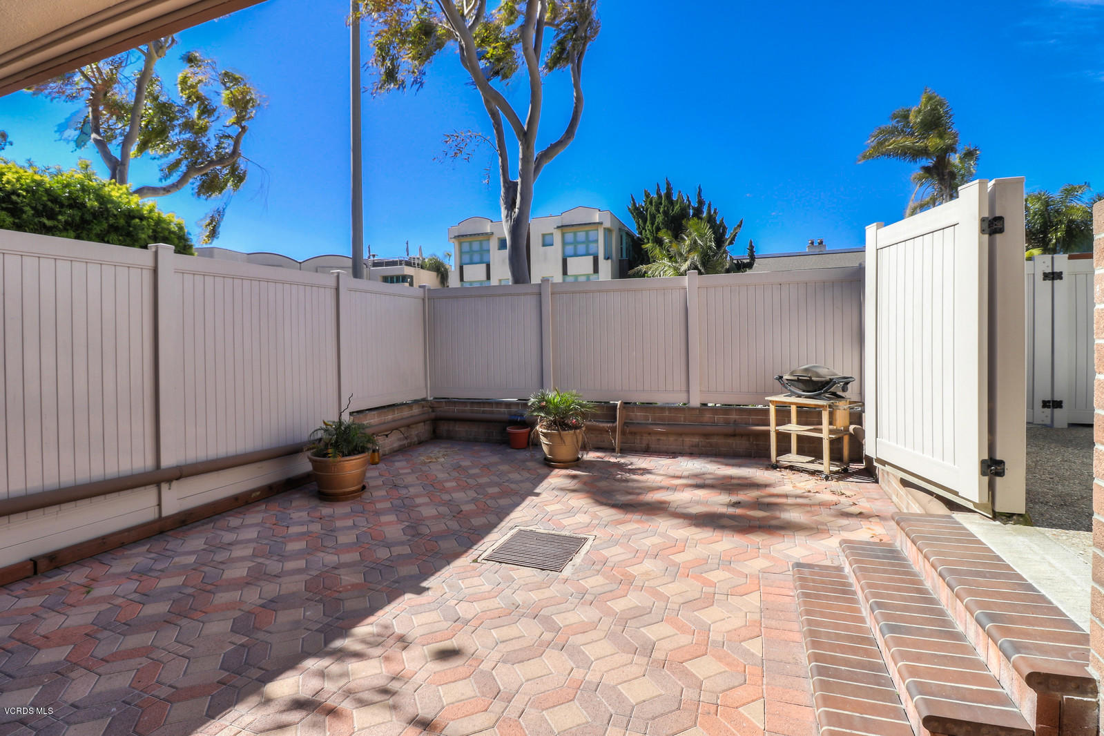 4854 Sandyland Road Carpinteria, CA 93013 - Photo 9 of 52 10_F84854_Sandyland_Rd12_mls