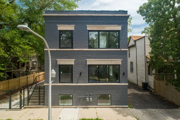 $3,000 | 6911 South Kimbark Avenue, Unit 1, Chicago, IL 60637