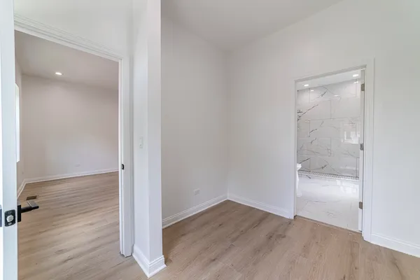 $3,000 | 6911 South Kimbark Avenue, Unit 1, Chicago, IL 60637