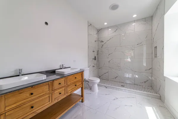 $3,000 | 6911 South Kimbark Avenue, Unit 1, Chicago, IL 60637