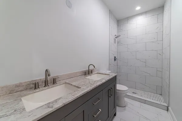 $3,000 | 6911 South Kimbark Avenue, Unit 1, Chicago, IL 60637