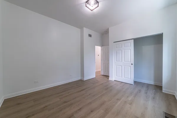 $3,000 | 6911 South Kimbark Avenue, Unit 1, Chicago, IL 60637