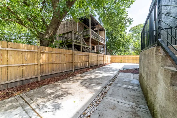 $3,000 | 6911 South Kimbark Avenue, Unit 1, Chicago, IL 60637