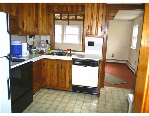 93 Cedar Island Road Narragansett, RI 02882 - Photo 4 of 7 Kitchen.