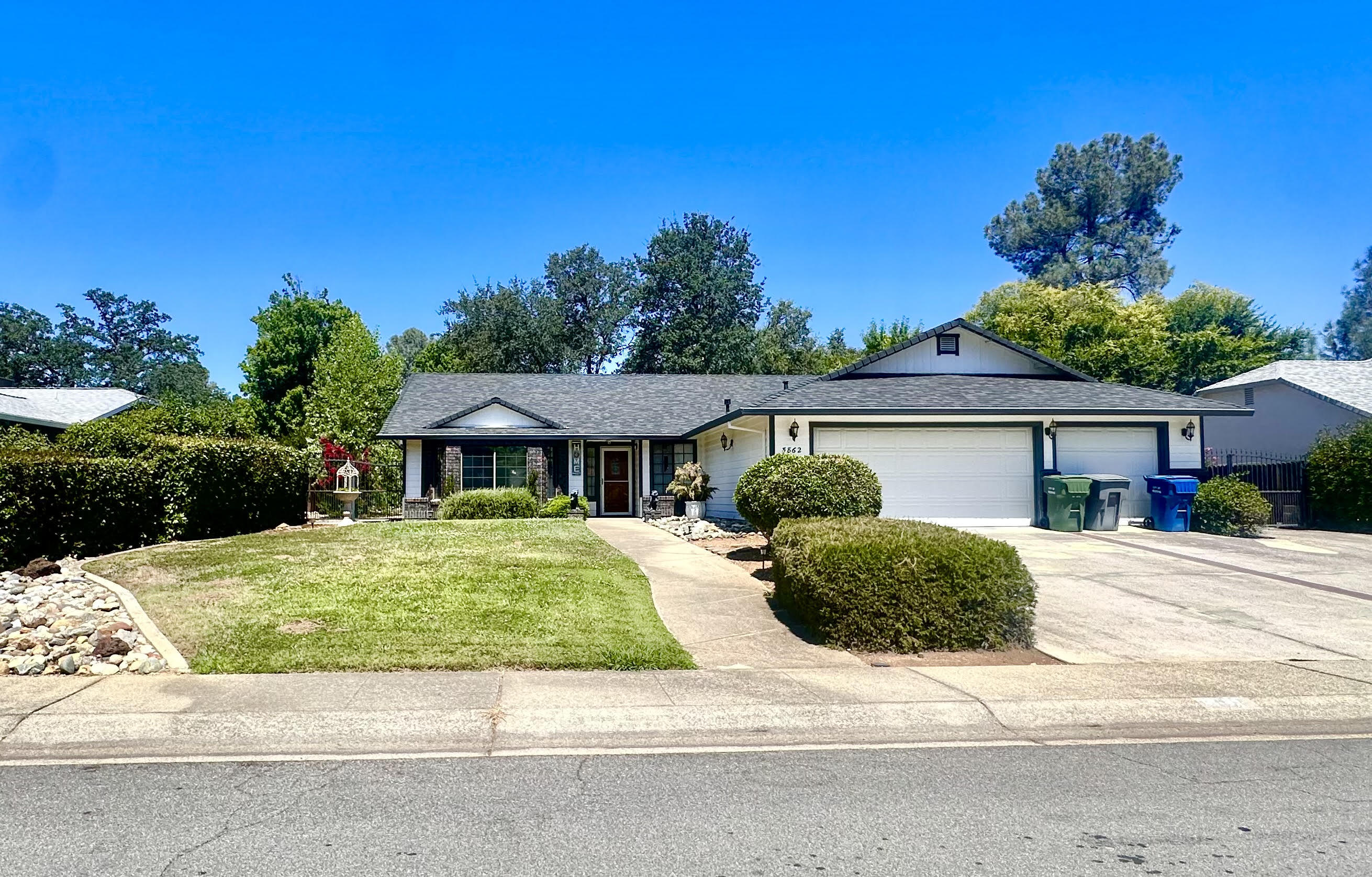 5862 Constitution Way Redding, CA 96003 - Photo 2 of 2 Constitution.jpg 1