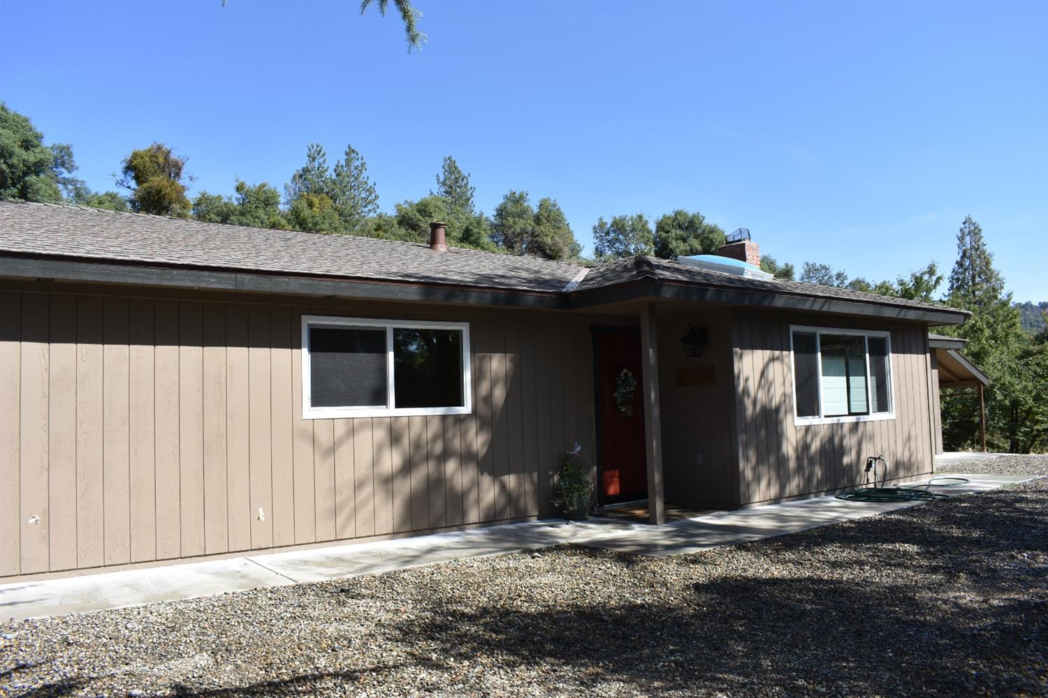 42479 Buckeye Road Oakhurst, CA 93644 - Photo 2 of 37 Gallery Image 2