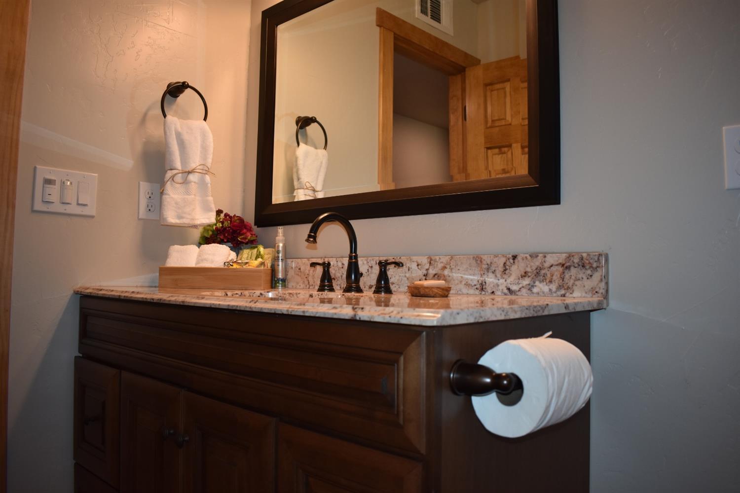 42479 Buckeye Road Oakhurst, CA 93644 - Photo 16 of 37 Gallery Image 16