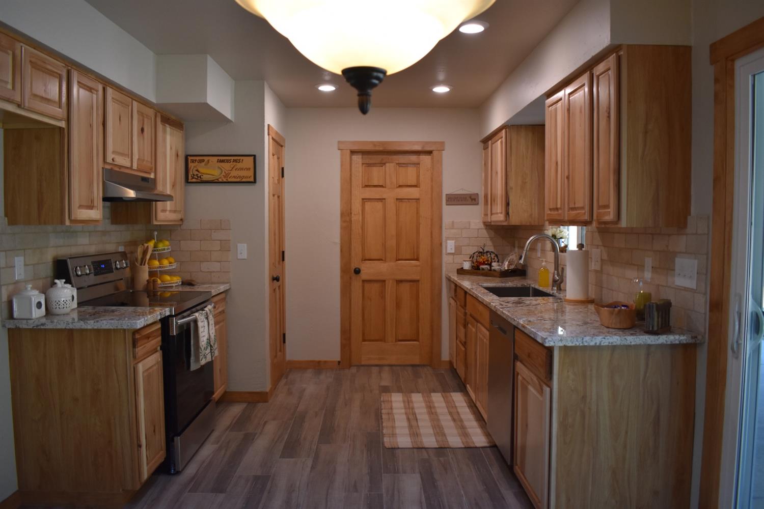 42479 Buckeye Road Oakhurst, CA 93644 - Photo 8 of 37 Gallery Image 8