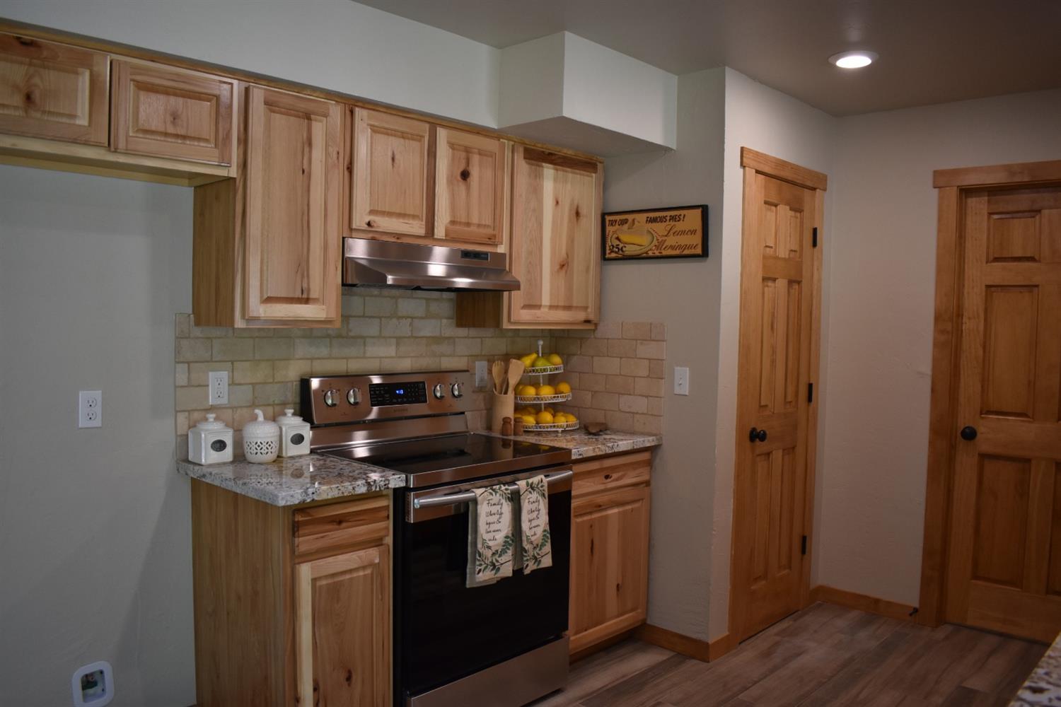 42479 Buckeye Road Oakhurst, CA 93644 - Photo 9 of 37 Gallery Image 9