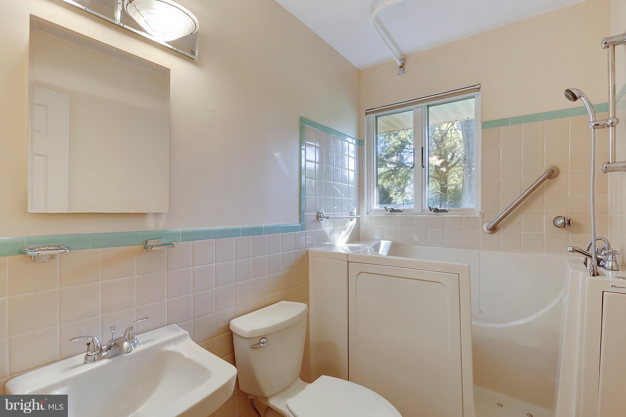 14820 Harold Road Silver Spring, MD 20905 - Photo 18 of 30 Hall Bathroom