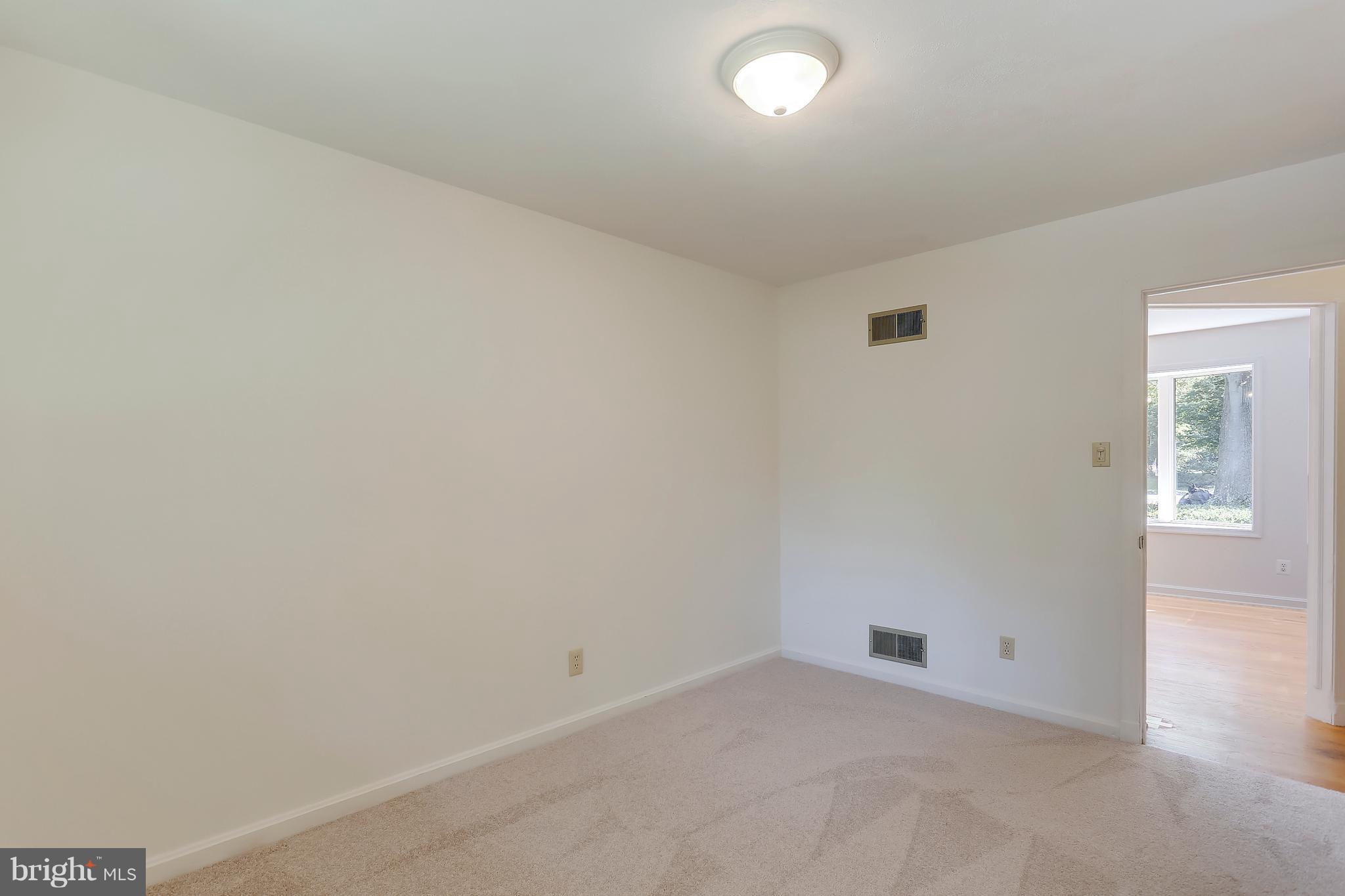 14820 Harold Road Silver Spring, MD 20905 - Photo 20 of 30 Bedroom #3