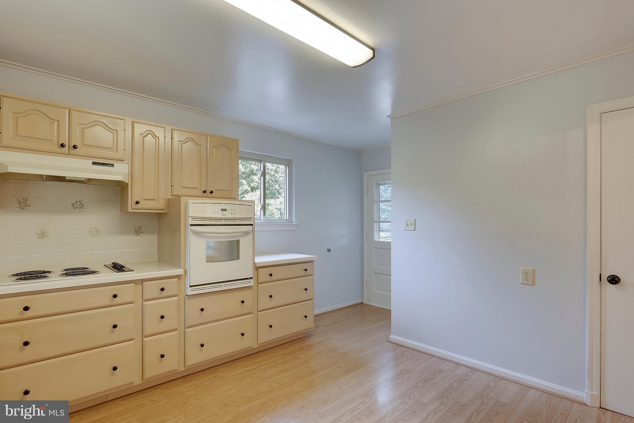 14820 Harold Road Silver Spring, MD 20905 - Photo 3 of 30 Kitchen