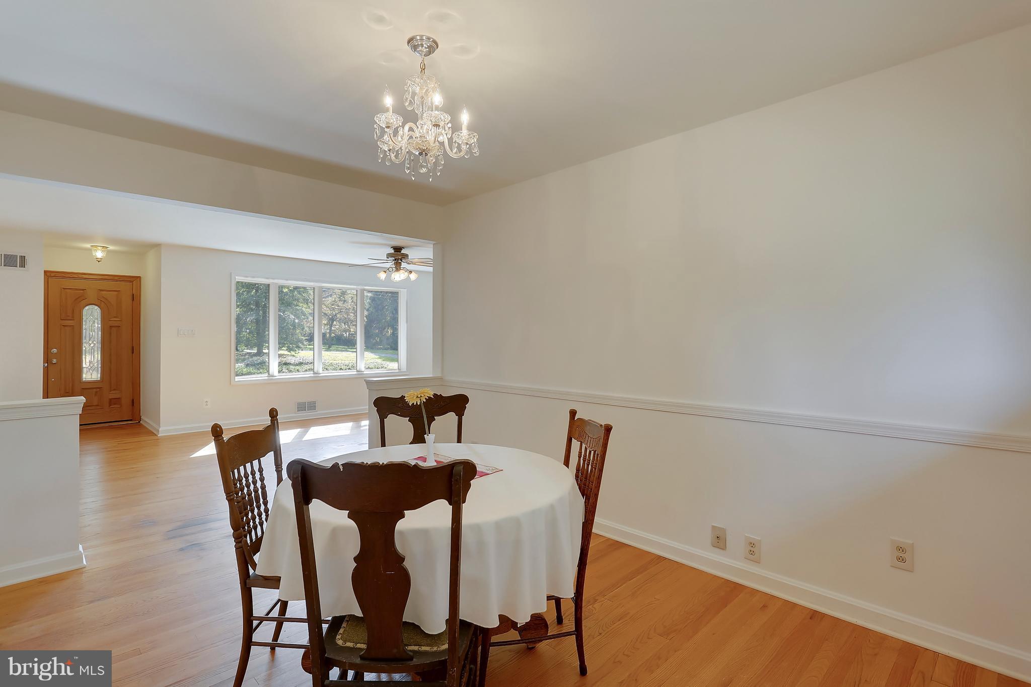 14820 Harold Road Silver Spring, MD 20905 - Photo 8 of 30 Dining Room