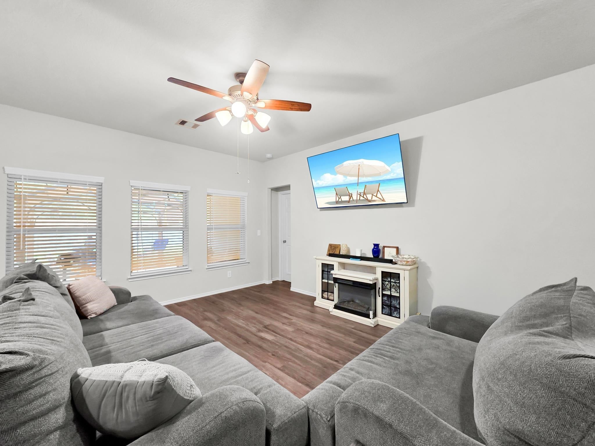 9991 Spring Creek Road Cleveland, TX 77327 - Photo 11 of 44 Gallery Image 11