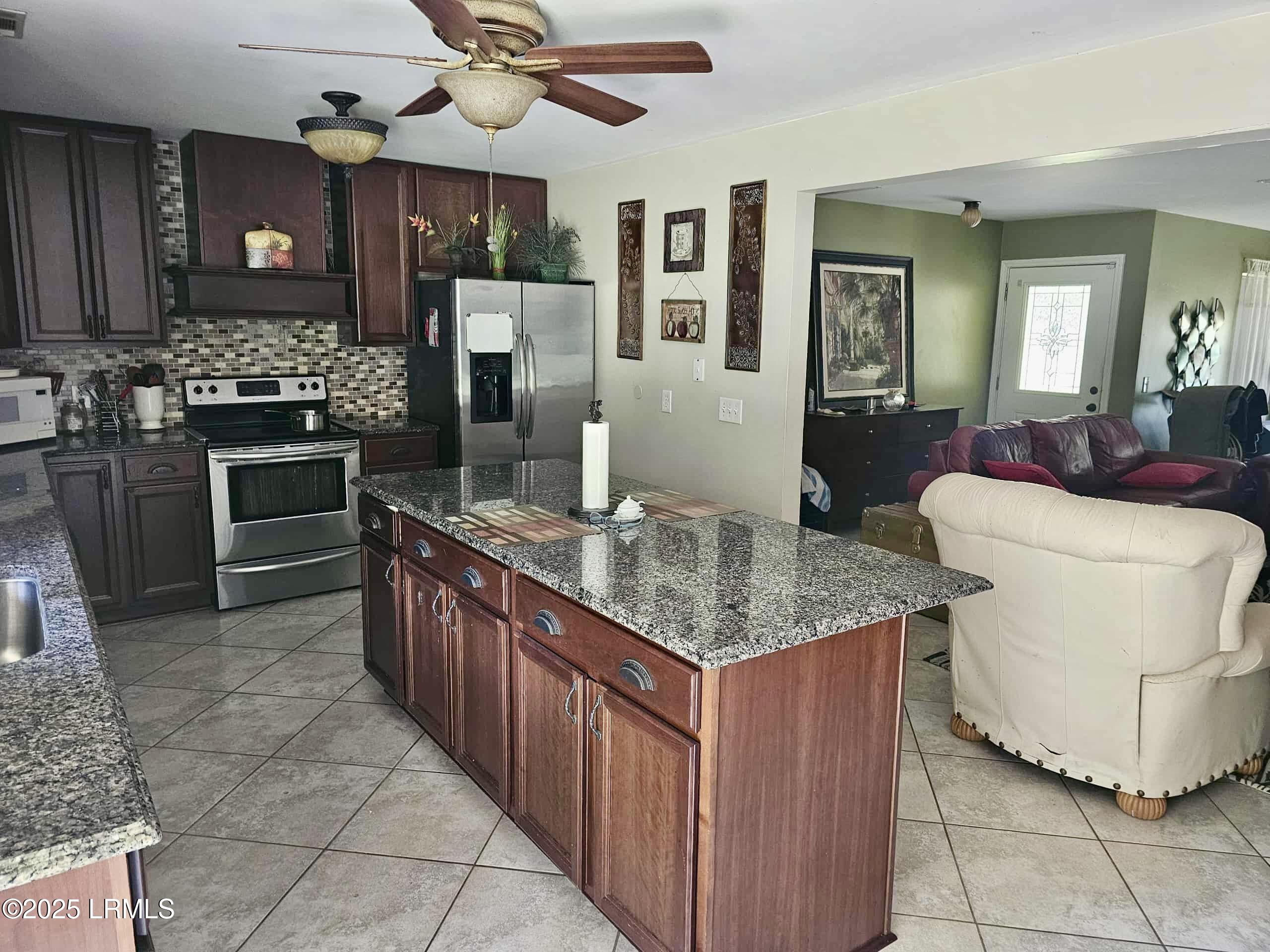1487 Glover Road Ridgeland, SC 29936 - Photo 2 of 16 att.uUNnrnd6_3O87ra0Ku6gNx-byjqTphR7O_43