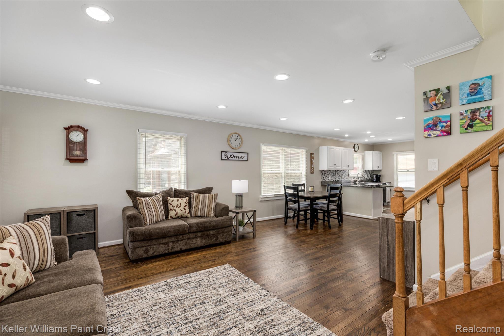 2041 Milverton Road Troy, MI 48083 - Photo 6 of 38 Living Room