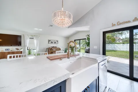 $785,000 | 77 Gables Boulevard, Weston, FL 33326
