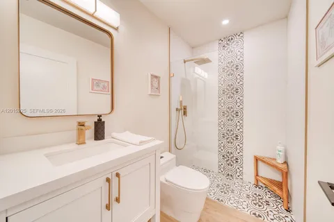 $785,000 | 77 Gables Boulevard, Weston, FL 33326