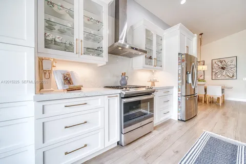 $785,000 | 77 Gables Boulevard, Weston, FL 33326