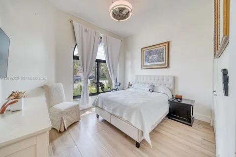 $785,000 | 77 Gables Boulevard, Weston, FL 33326