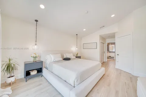 $785,000 | 77 Gables Boulevard, Weston, FL 33326